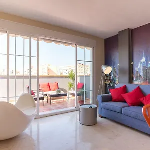 https://renovated-apt-next-to-old-town-with-cozy-terrace.hotelsinnerja.org